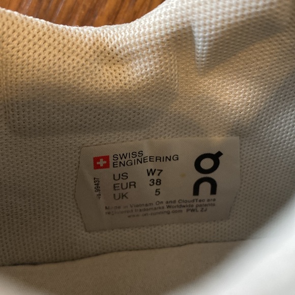 On Cloud Roger Centre Court - Picture 5 of 5